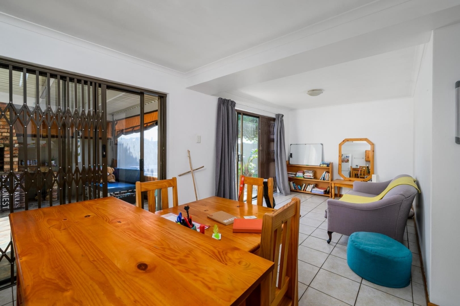 8 Bedroom Property for Sale in Summerstrand Eastern Cape